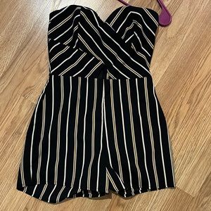 Super adorable romper with small cut out